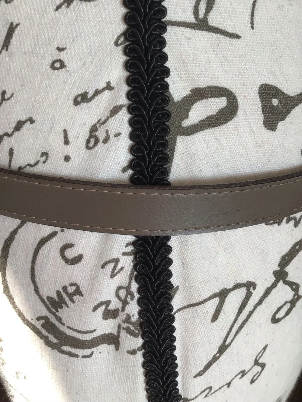Bundle 2/$14 womens  Slim Brown faux Leather Belt Sz M/L 35 inches
